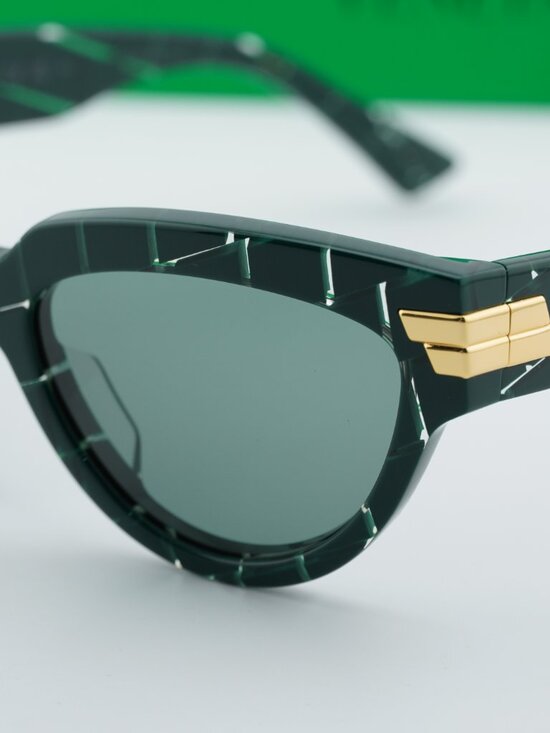 Bottega Veneta BV1035S 004 Cat Eye Sunglasses - Green / Green main image 11